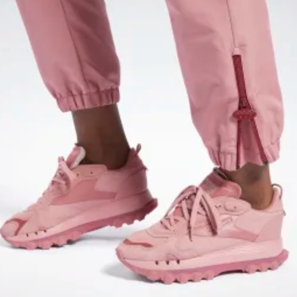 NWT Edgy Reebok Classic Leather Cardi B Shoes - Picture 2 of 8